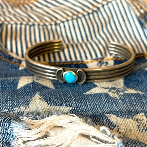 native American Turquoise sterling Silver and turquoise Bracelet - Picture 6 of 11